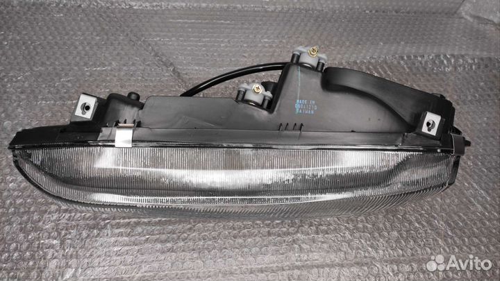 Передняя фара Mitsubishi Galant 7 1992