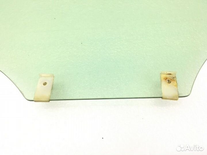 Стекло двери переднее правое Ssangyong Rexton