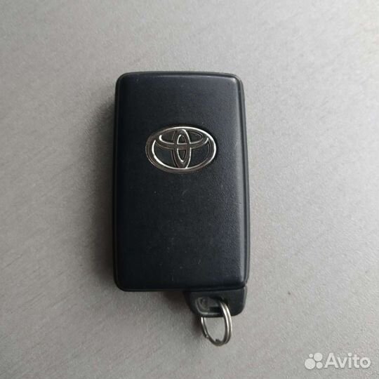 Смарт ключ Toyota Corolla Axio Fielder Premio