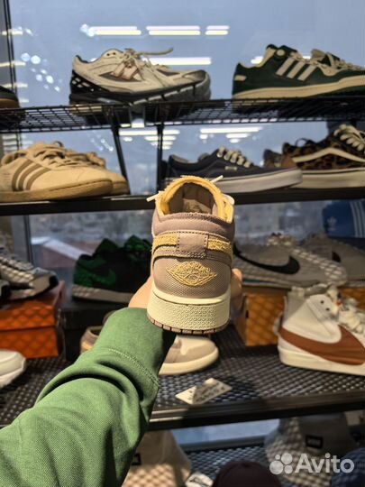 Nike air jordan 1 low taupe haze