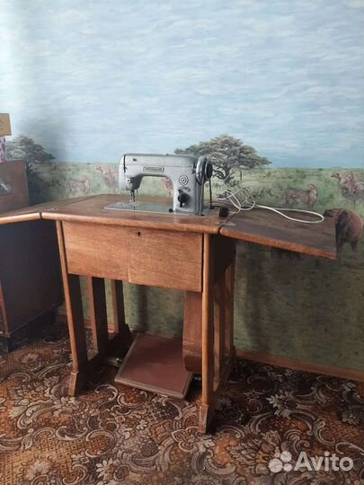 Швейная машинка