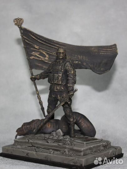 Статуэтка посвященная сво