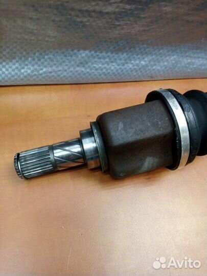 Привод в сборе (полуось) левый Nissan Note E11