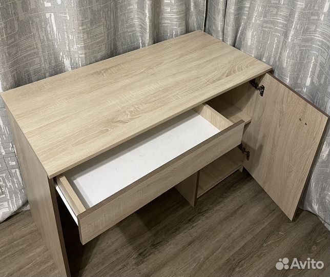 Письменный стол для школьника