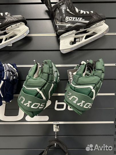 Перчатки хоккейные