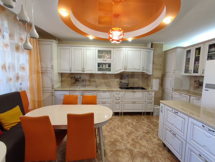 5-к. квартира, 139 м², 1/10 эт.