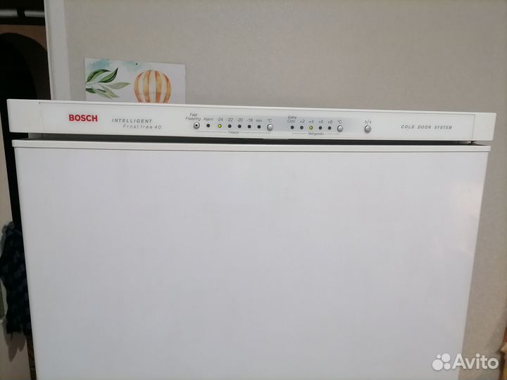 Холодильник Bosch Intelligent Frost Free 40
