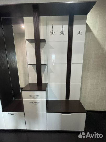 Шкаф в прихожую с зеркалом