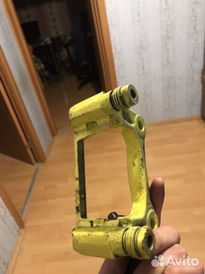 Суппорт задний левый на аккорд 9