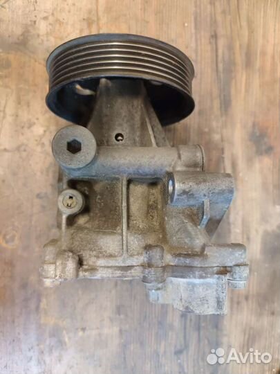 Водяная помпа Suzuki grand Vitara 2.4