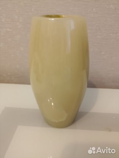 Ваза, вазочка из оникса