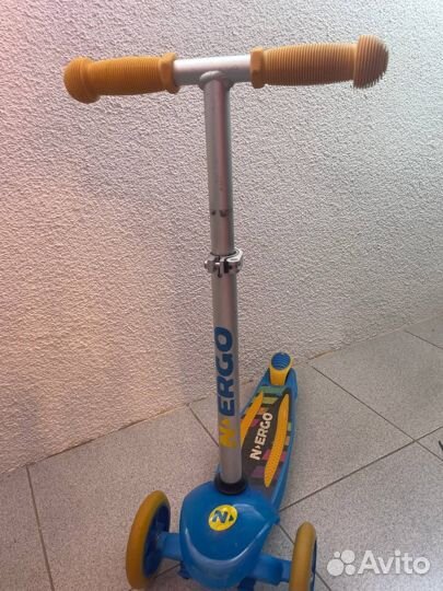 Самокат трехколесный