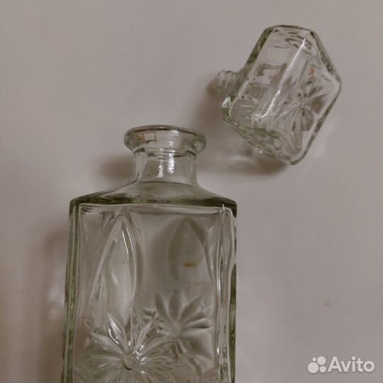 Бутылка квадратная стеклянная с пробкой