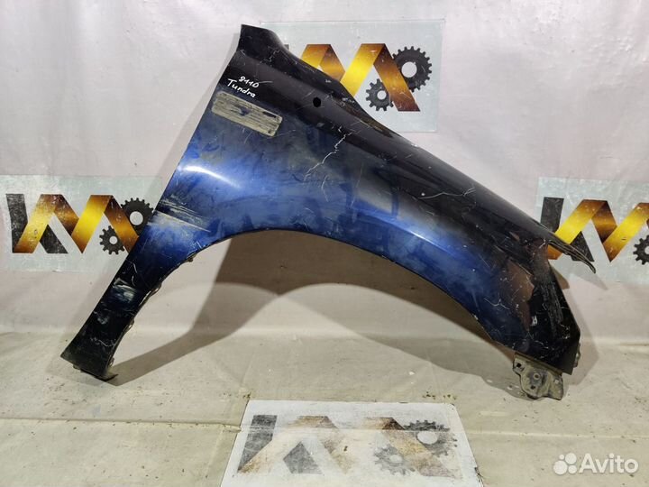 Toyota Tundra Крыло Правое 8110