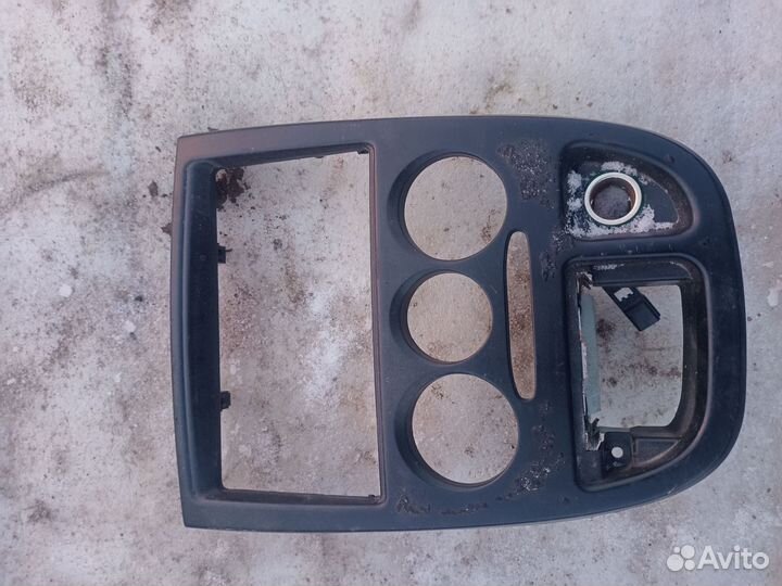 Рамка магнитолы Kia Rio 1 2000-2005