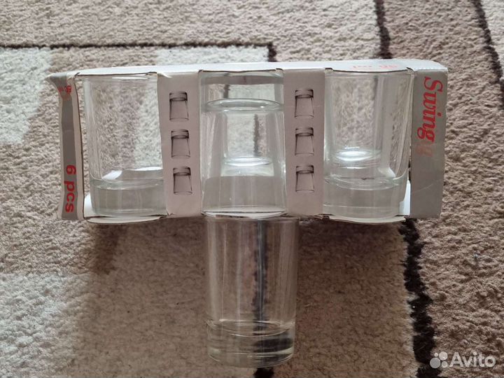 Стопки, рюмки много