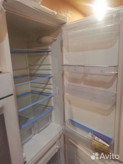 Холодильник indesit