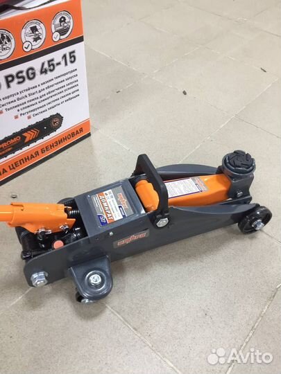 Гидравлический подкатной домкрат 2 т., 135-330 мм