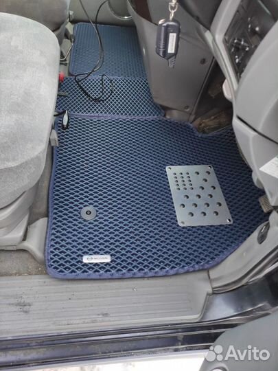 Автоковрики для Nissan Presage