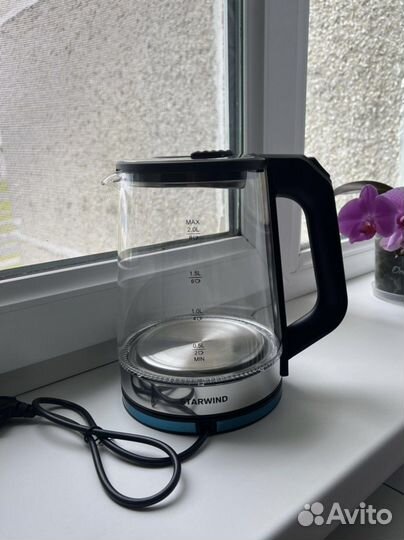 Чайник Starwind SKG5778 2000Вт новый
