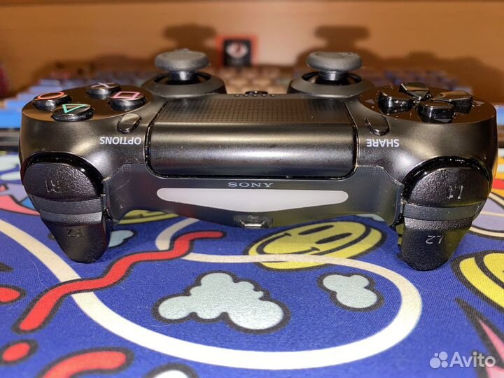 Геймпад DualShock 4