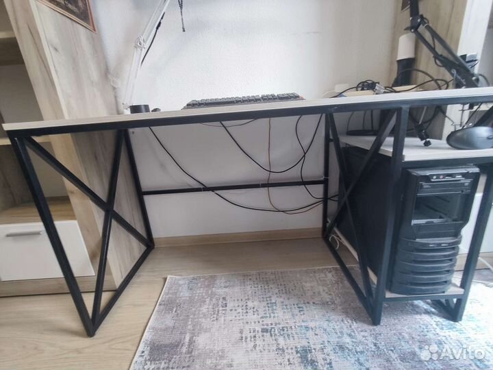 Компьютерный стол