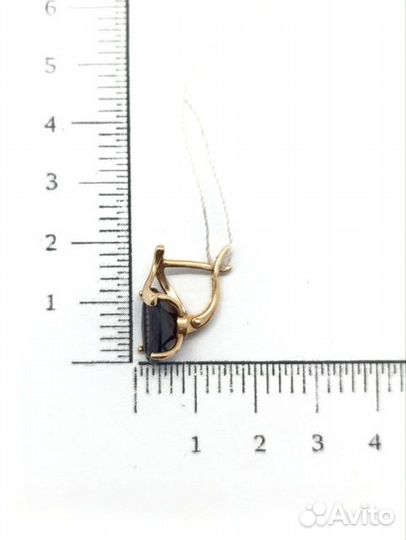 Серьги с синтетическим камнем Золото