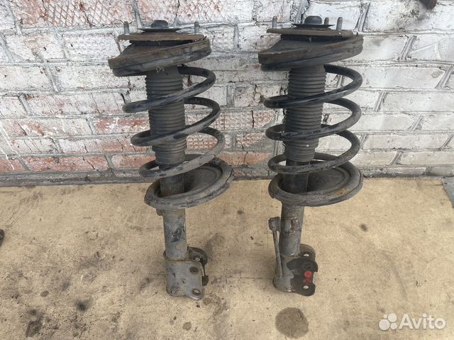 Стойка передняя Hyundai Santa Fe 2 (CM)