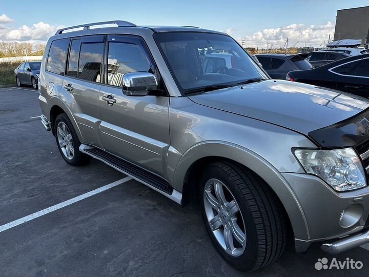 Mitsubishi Pajero 3.2 AT, 2010, 242 423 км