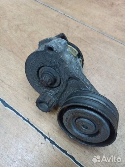Натяжной ролик приводного ремня Opel Zafira B