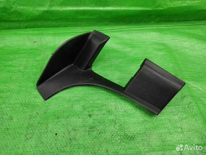 Накладка петли багажника левая VW Touareg 02-10