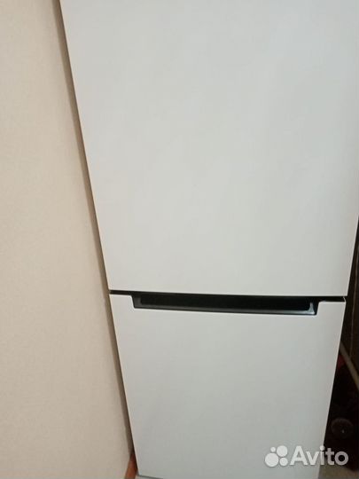 Холодильник indesit DS 4200W