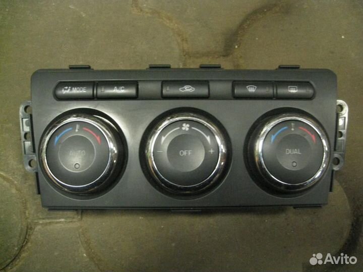 Панель управления отопителя Mazda 6 (GH) 2011