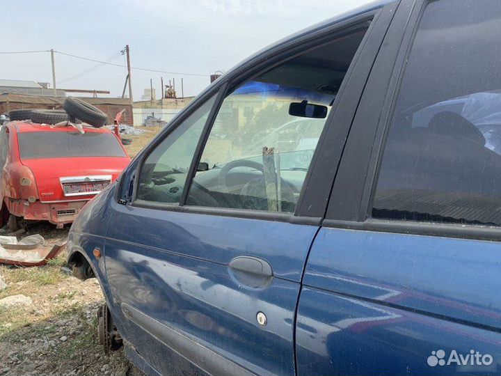 Дверь передняя левая Renault Megane 1 1995-1999