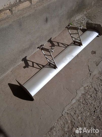 Продам спойлер на багажник