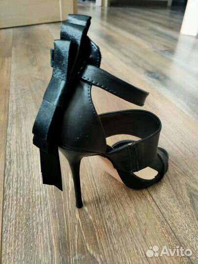Новые босоножки 36 размер