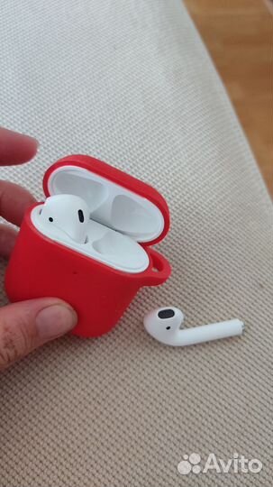 Беспроводные наушники apple airpods