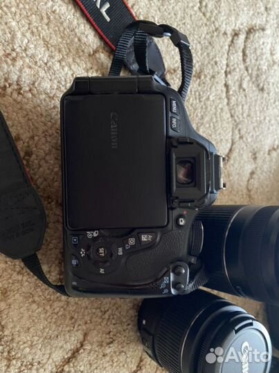 Фотоаппарат, 2 объектива, вспышка, отражатель