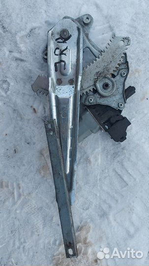 Стеклоподъемник задний Nissan Juke