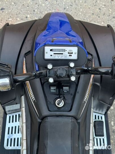 Детский квадроцикл на аккумуляторе