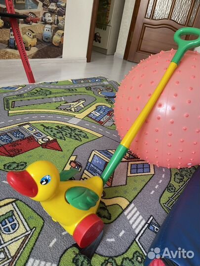 Игрушка каталка уточка с ручкой, Полесье