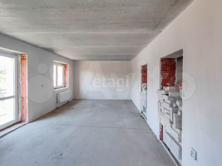 4-к. квартира, 140 м², 3/3 эт.