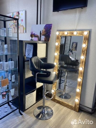 Аренда рабочего места мастера маникюра педикюра