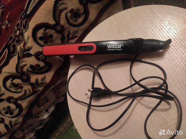 Выпрямитель для волос (утюжок). Он же плойка