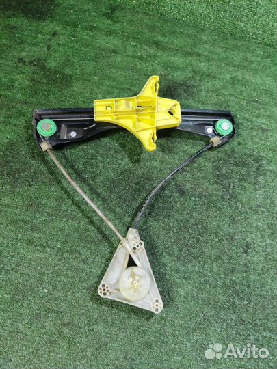 Стеклоподьемник задний правый Volkswagen Polo SED