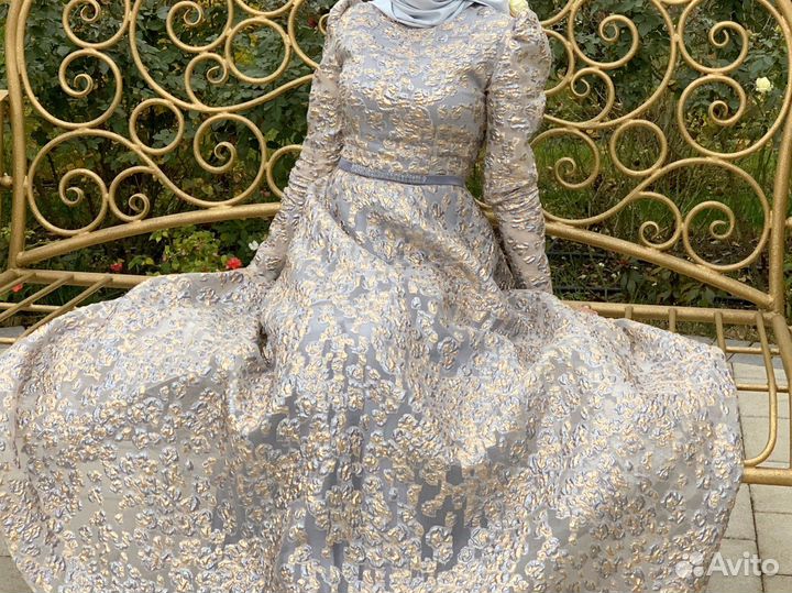 Вечернее платье