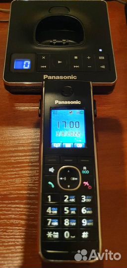 Радиотелефон Panasonic KX-TG8561Ru