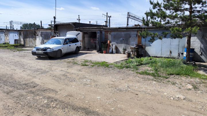 Гараж, > 30 м²