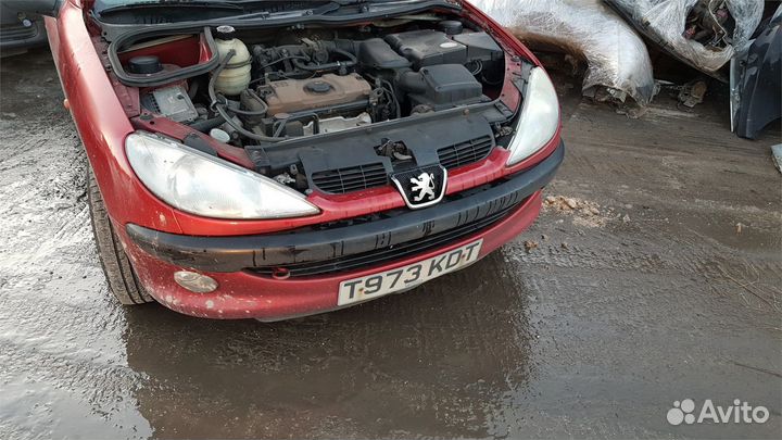 Разбор на запчасти Peugeot 206