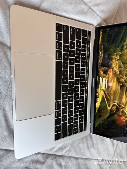 Macbook pro 13 2019 touch bar